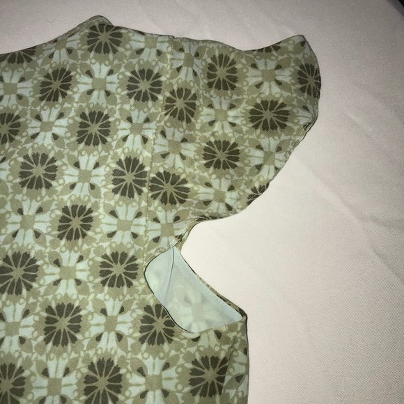 Ann Taylor Loft Large Silk Cap Sleeve top - Picture 5 of 6